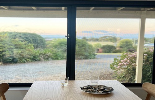 Pambula Beach Cabin | Breeze Inn - Ground floor Pambula Beach