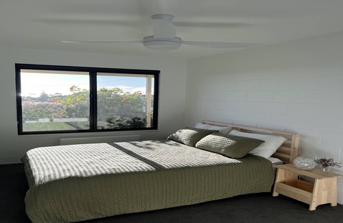 Pambula Beach Cabin | Breeze Inn - Ground floor Pambula Beach