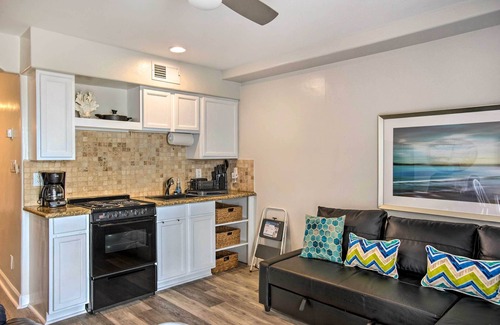 North Beach Condo | Breezy Beachfront Condo in Heart of Corpus Christi