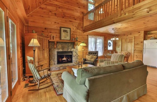 Walnut Mountain Cabin | Breezy Bear