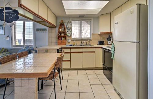 Belleair Beach Apartment | Breezy Belleair Beach Condo - 12 Steps to Shore!
