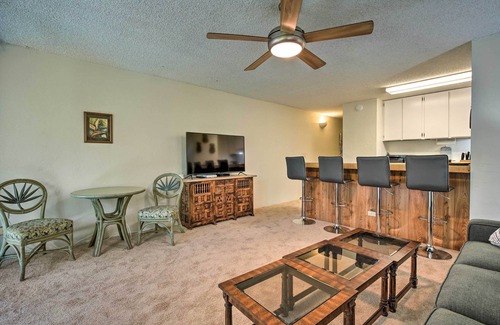 Historic Kailua Village Apartment | Breezy Condo w/Screened Lanai in Kailua-kona!