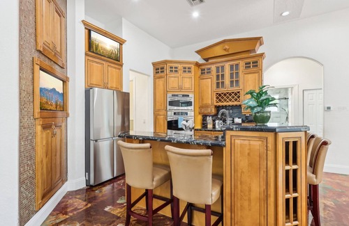 Hunt Club House | Breezy Getaway with Pool Jacuzzi BBQ King Beds