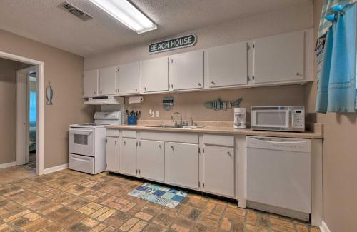 Gulfport House | Breezy Gulfport Getaway Less Than 1 Mile to Beach and Casino
