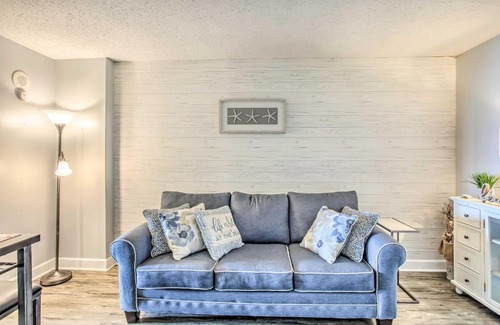 Myrtle Beach Apartment | Breezy Myrtle Beach Condo with Balcony and Views!