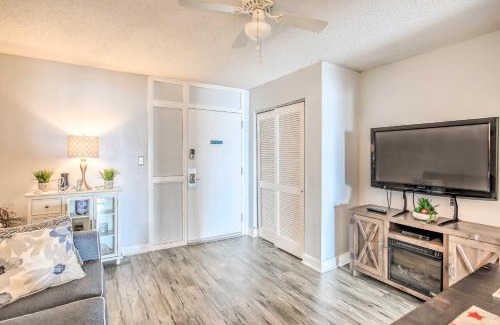 Myrtle Beach Apartment | Breezy Myrtle Beach Condo with Balcony and Views!