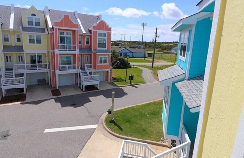 Bermuda Bay House | Breezy Tree at Cambridge Cove 2 Bedroom Deluxe Townhome