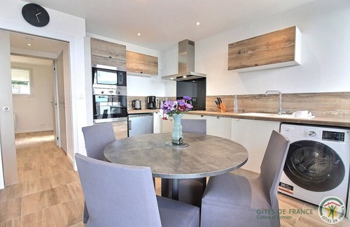 Perros-Guirec Apartment | Bréhat gîte: full sea view, 200m from the beach
