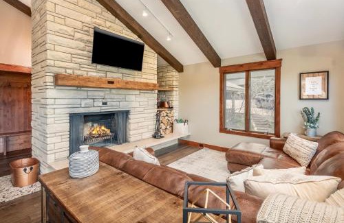 Windcliff Estates House | Breiding Upper Condominium 2 Bedroom condo