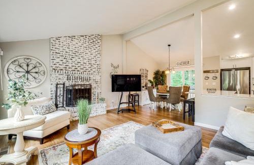 Bremerton House | Bremerton Home with Fire Pit Near Parks and Museums
