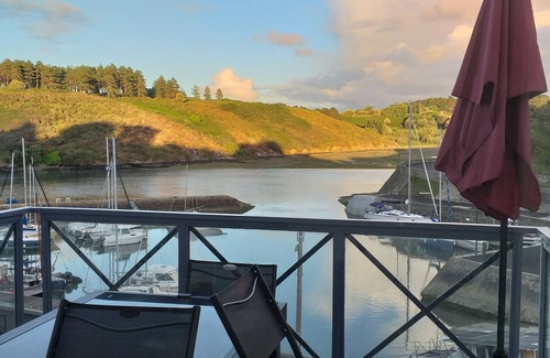 Sauzon Apartment | Bretagne. Belle ile en Mer Appartement vue sur la ria de Sauzon