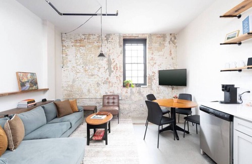Westown Apartment | Brewery District 2-Story 2BR Apt Near Fiserv with Rooftop, Gym, and Parking