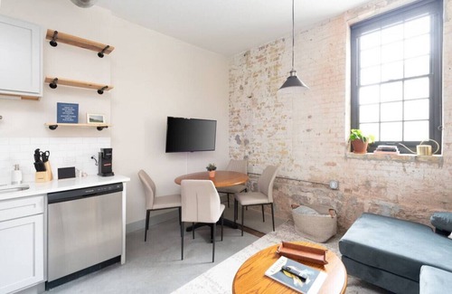 Marquette Apartment | Brewery District 2-Story 2BR Apt Near Fiserv with Rooftop, Gym, and Parking