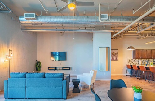 Tempe Apartment | Brewery District Apt | Pool, Gym, W/D & Parking