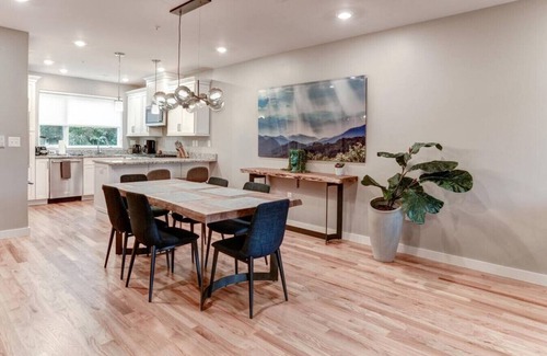 Asheville House | Brewery District With Rooftop Terrace and Elevator