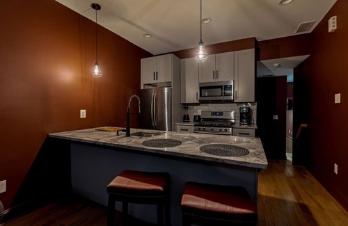 Brewerytown Apartment | Brewerytown 3BR Modern Retreat