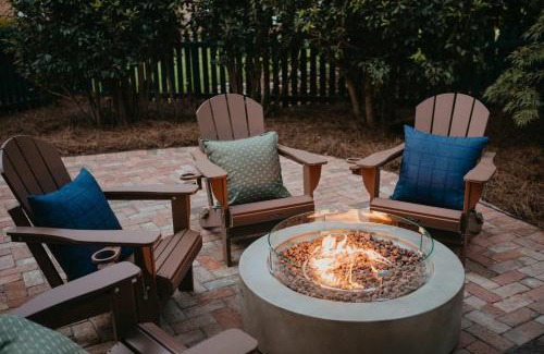 Aiken House | Briarwood Cottage Hot Tub Putt Putt Games