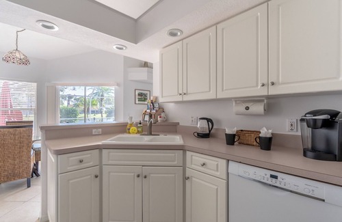 Central Naples House | Briarwood Palms - Fabulous Lakeside Home with private pool, Briarwood, Naples