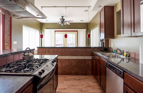 St. Louis House | BRICK HOUSE BY FOREST PARK/WASH U