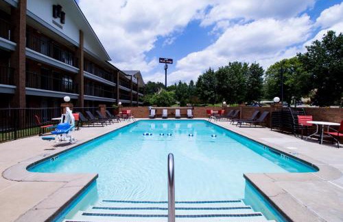 Norcross Hotel | Brick Lodge Atlanta/Norcross
