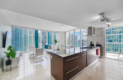 Downtown Miami Apartment | Brickell Oasis: Pool + Views