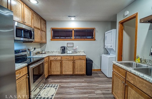 Jasper House | BrickHouse off the Square - Cozy 3 bedroom house