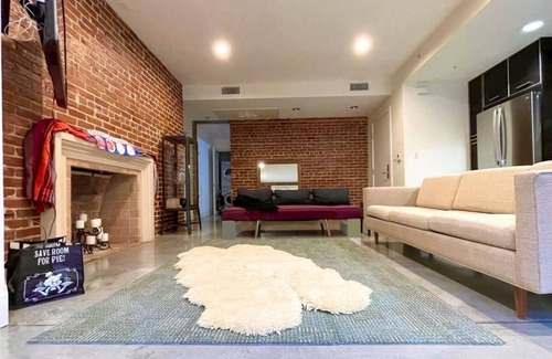 Pasadena Condo | Bricklight Pasadena Condo Private 1B1B Apartment w/Full Kitchen & Living Room