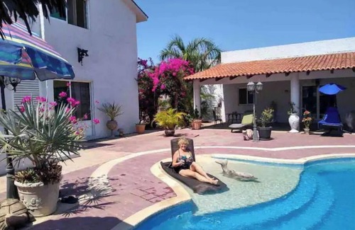 Petacalco Apartment | Bridge Apartment On The Pacific
