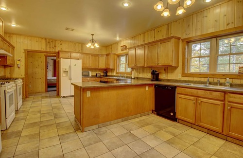Lac du Flambeau Cabin | Bridge Builder Cabin with private dock on 294 acre Big Crooked Lake