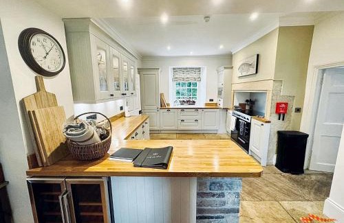 Haltwhistle House | Bridge End House - Pet Friendly