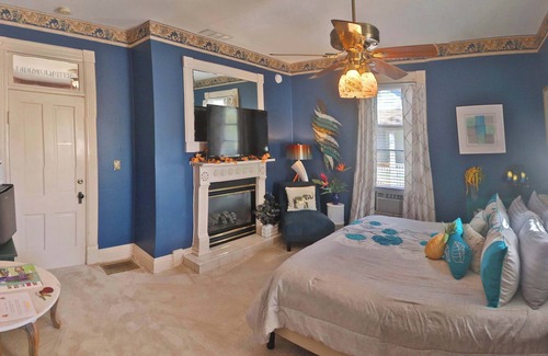 Eureka Springs Historic District Bed & Breakfast | Bridgeford House Bed and Breakfast