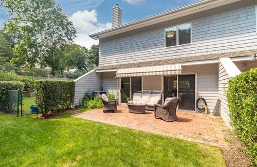 Bridgehampton House | Bridgehampton Townhouse Ideal Location