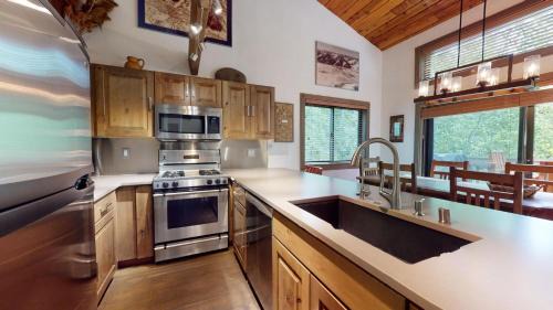 Ketchum House | Bridgepoint Condo 24