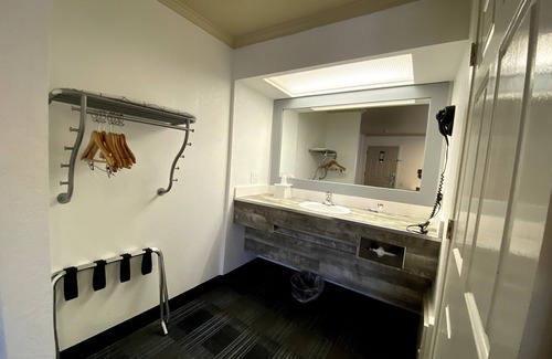 Daly City Hotel | BridgePoint Inn Daly City