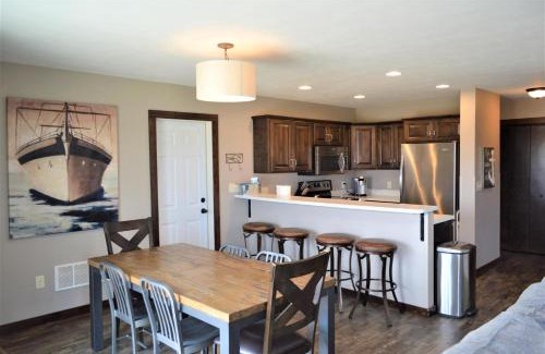 Arnolds Park Villa | Bridges Bay Vacation Cabin 279