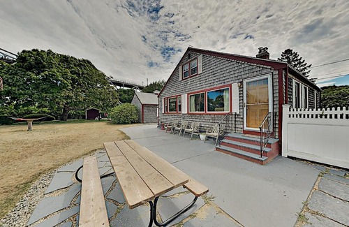 Buzzards Bay House | Bridgeview Bungalow