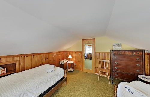 Buzzards Bay House | Bridgeview Bungalow
