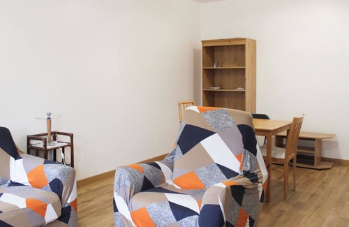 Pantin Apartment | Bright 1-bedroom apartment near park