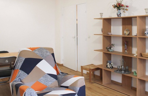 Pantin Apartment | Bright 1-bedroom apartment near park