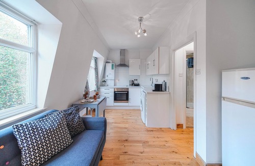 St. Pancras Apartment | Bright 1-Bedroom Flat by King’s Cross
