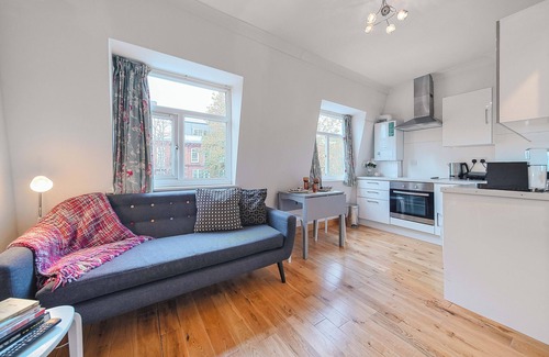 St. Pancras Apartment | Bright 1-Bedroom Flat by King’s Cross