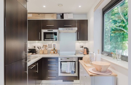 Prince's Apartment | Bright 1BD Flat Near Iconic London Landmarks