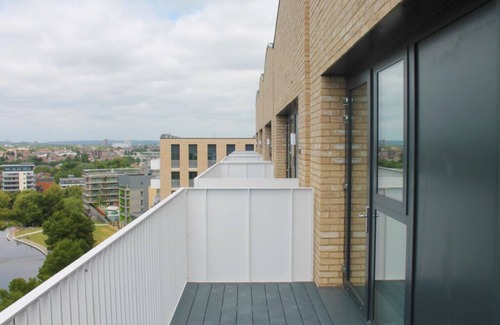 Park Royal Apartment | Bright 2 Bed 1 Bath in LONDON SK