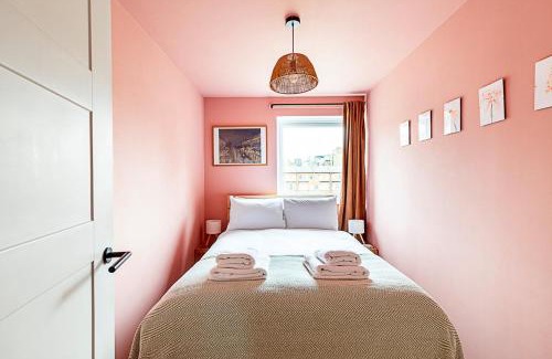 Thamesfield Apartment | Bright 2-Bed Home Near Putney Riverside
