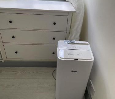 Finsbury Park Apartment | Bright 2 Bedroom Flat with Patio 10 min to Camden Market
