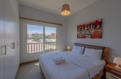 El Gouna Apartment | Bright 2 BR Apartment Waterside Pool & Lagoon