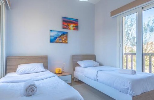 El Gouna Apartment | Bright 2 BR Apartment Waterside Pool & Lagoon