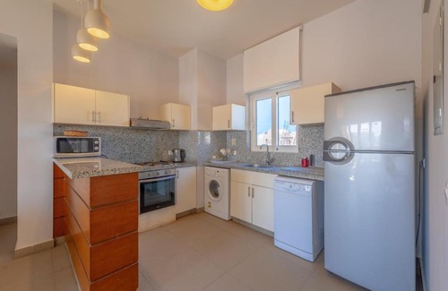 El Gouna Apartment | Bright 2 BR Apartment Waterside Pool & Lagoon
