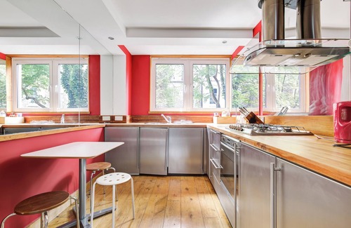 Westbourne Green Apartment | Bright 2BR Home in Prime Notting Hill