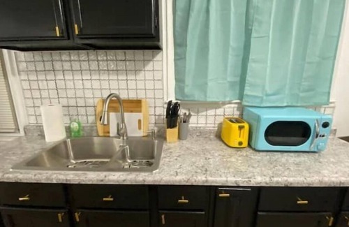 Detroit House | Bright 3 BDR HOME/King size beds